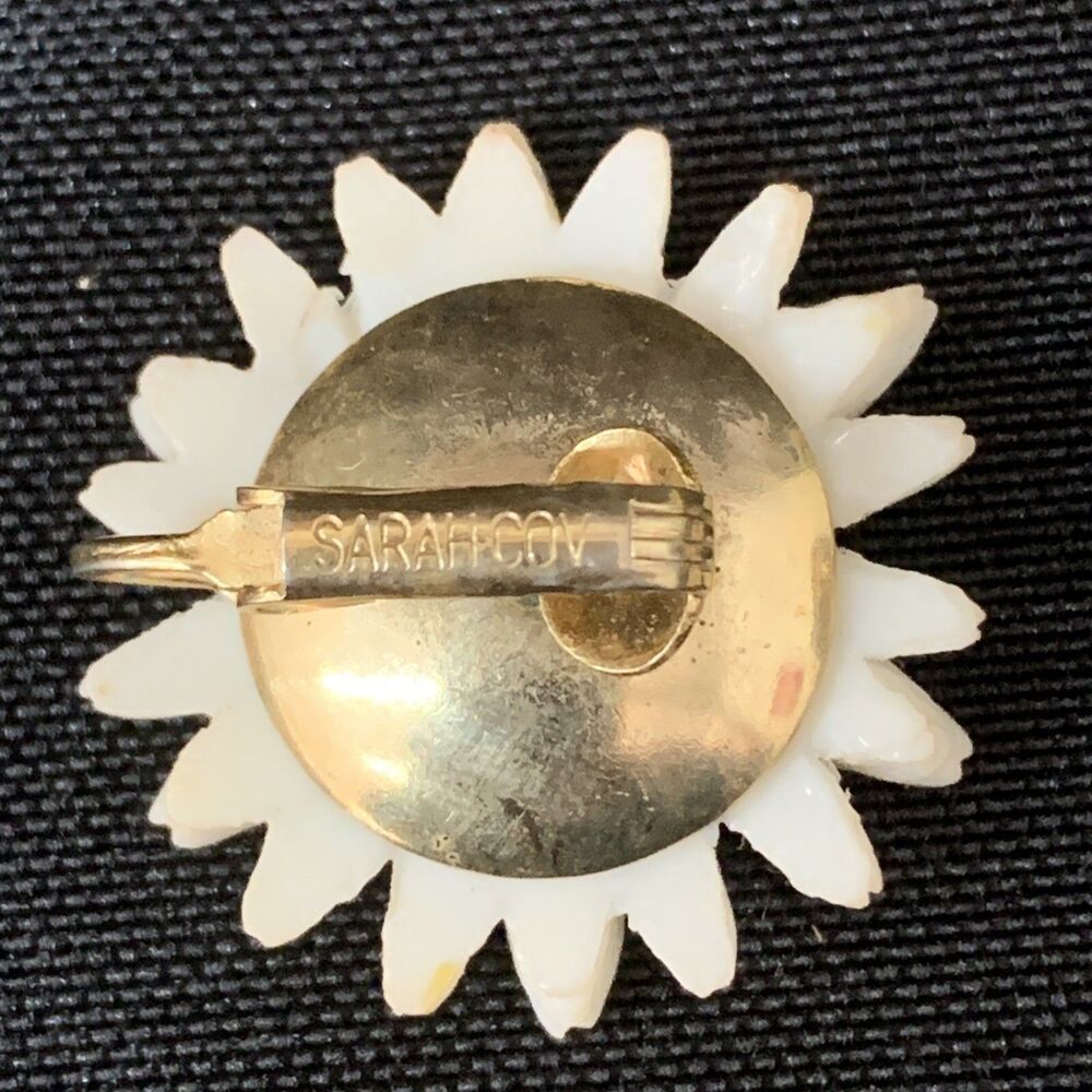 Vintage White/Yellow Celluloid Plastic Daisy Earrings Sarah Coventry - Picture 5 of 7